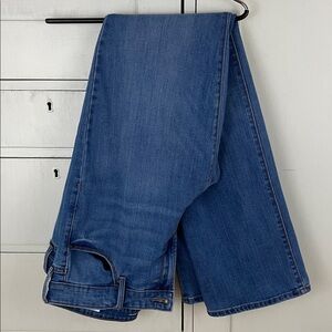 Old Navy Kicker Boot-cut Blue Jeans 14 L
Long